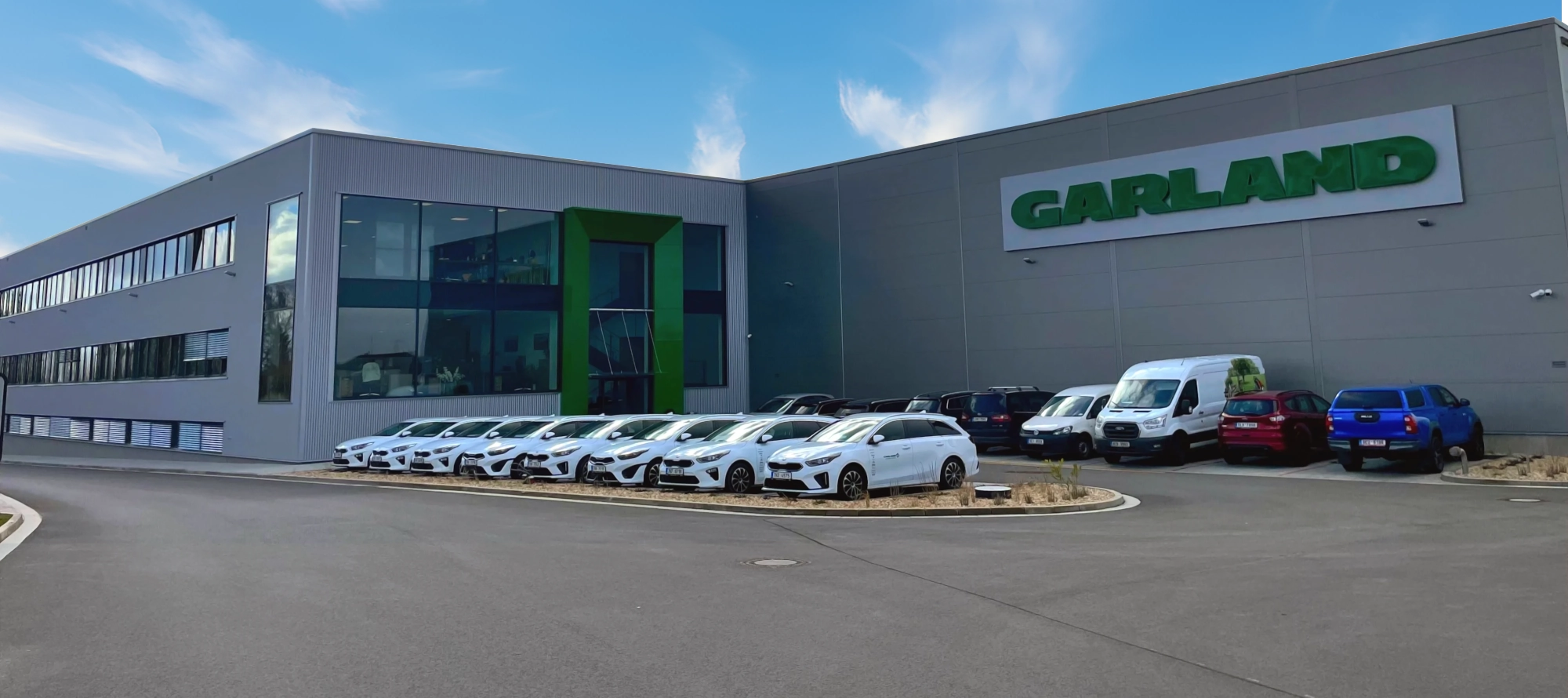 title_page-ver_10.webp 397