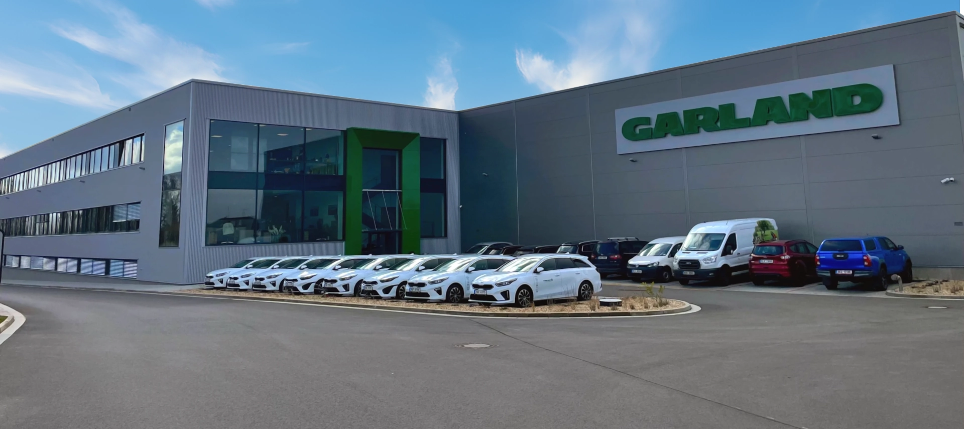 title_page-ver_11.webp 491